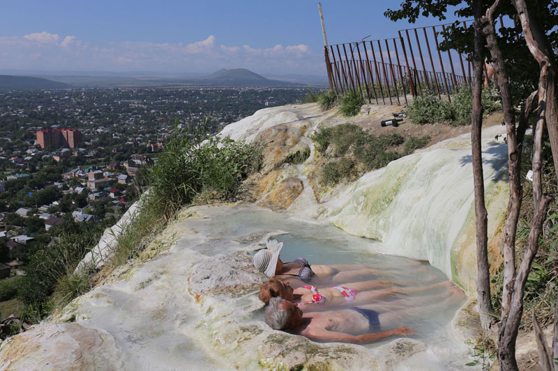 Пятигорск, свободные горячие минеральные источники, их здесь называют «Бестыжие ванны»