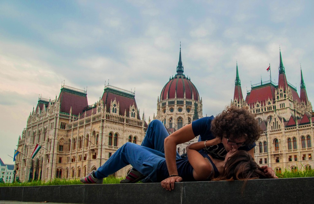 Серия #makelovenotwar против войны, Будапешт, Венгрия