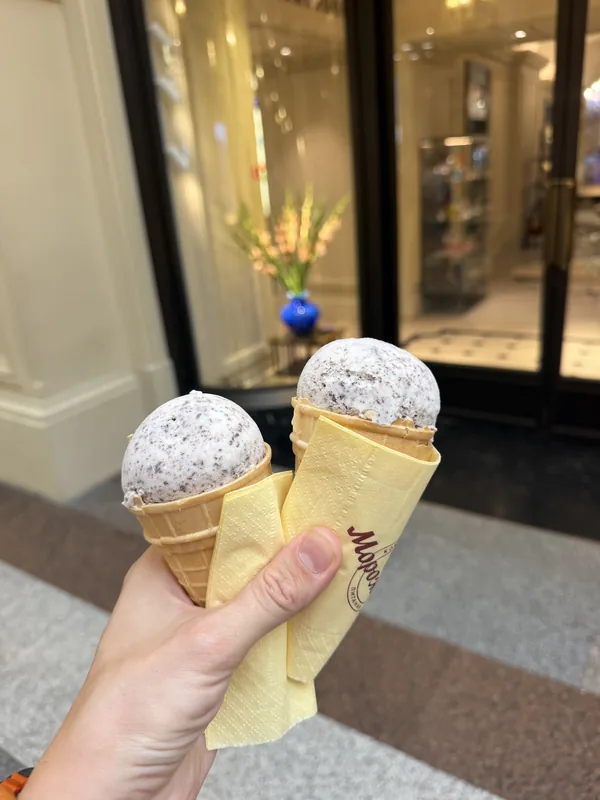 Мороженое в вафельных рожках