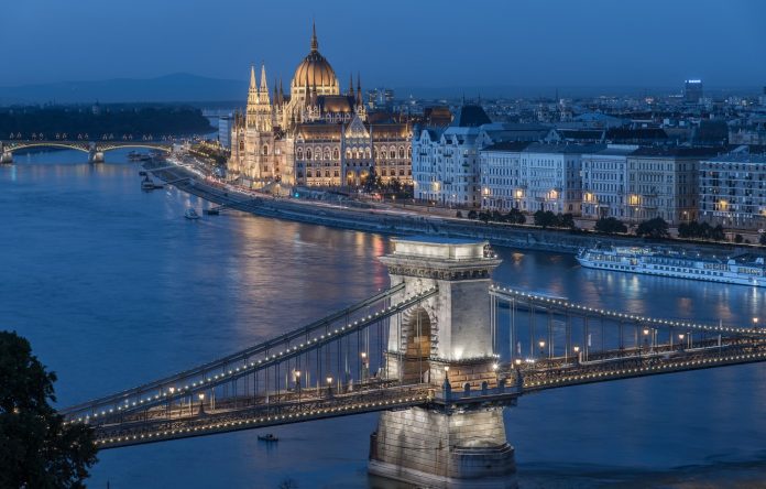 budapest-hungary-chain-bridge