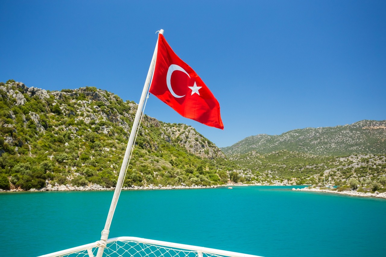 Турция Мармарис с флагом