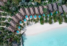 Чем хороши водные виллы на курорте Velassaru Maldives